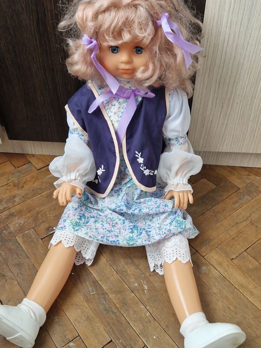 Păpușă veche de peste 40de ani