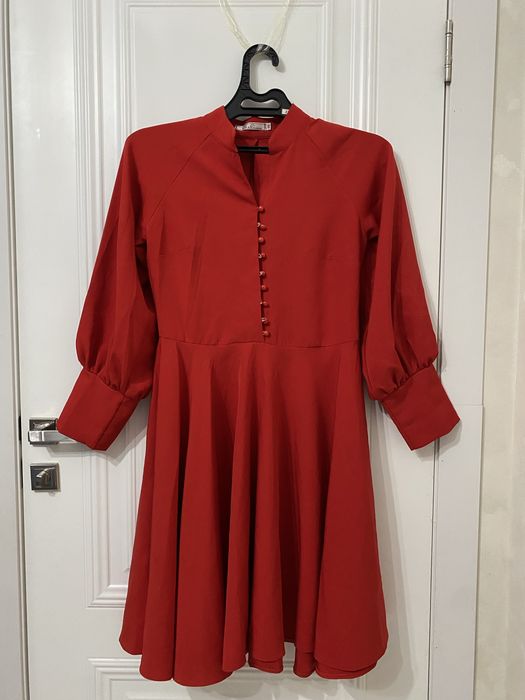 Классное красное платье