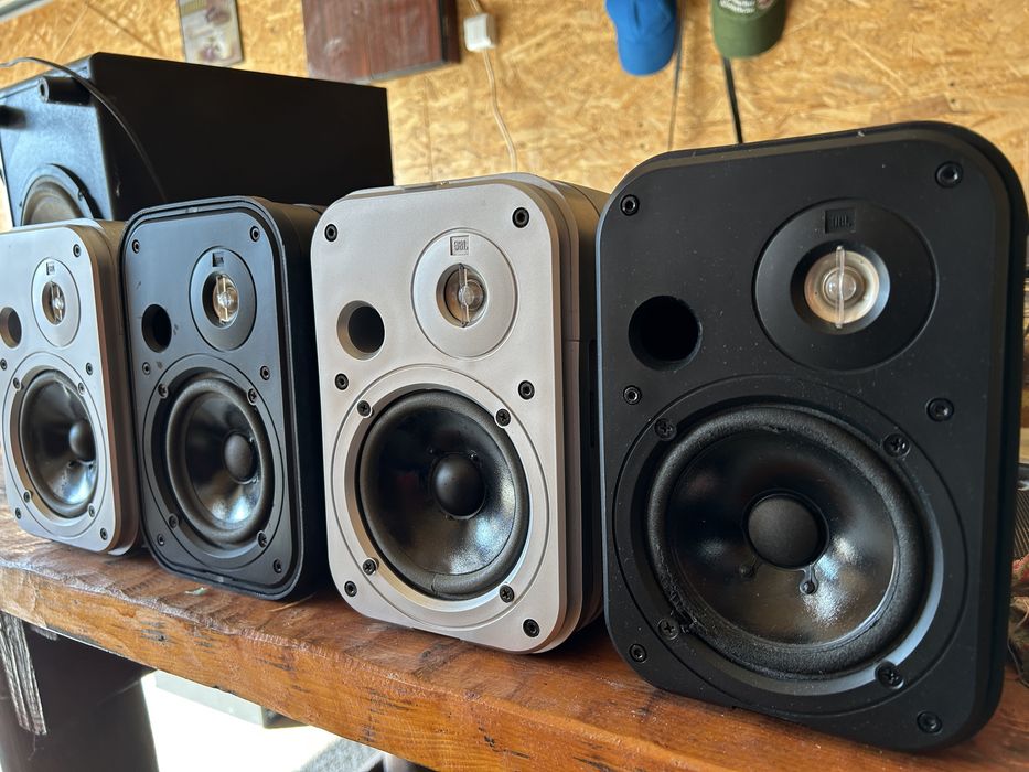 Vand boxe jbl monitor one si bass activ infinity