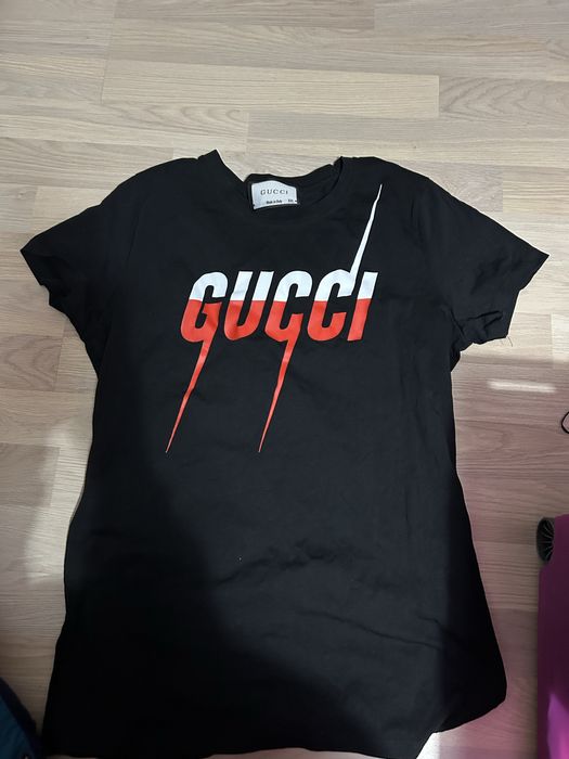 Тениска Gucci, потник Nike, ветровка Helly Hansen, Блуза Pause Jeans