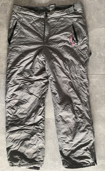 Pantaloni de schi