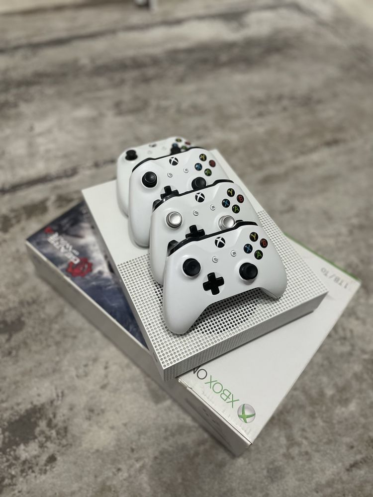 Vand consolă Xbox one s 1TB cu FIFA21.