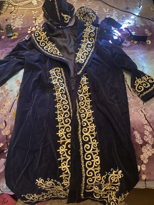 Национальных казахский костюм Чапан.