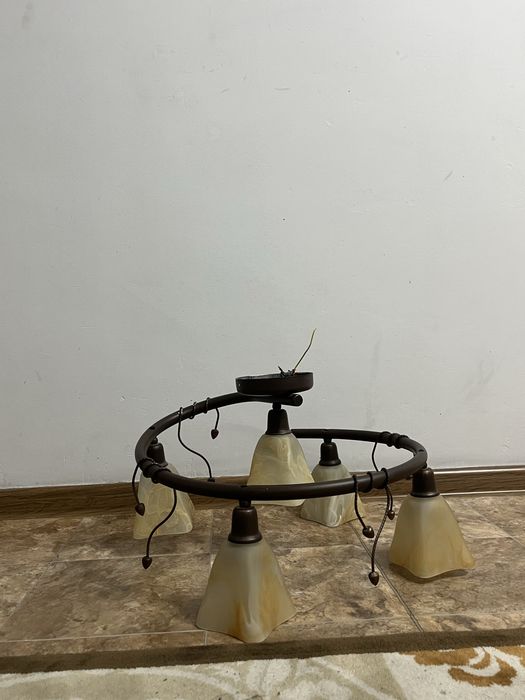 Продоётса Люстра