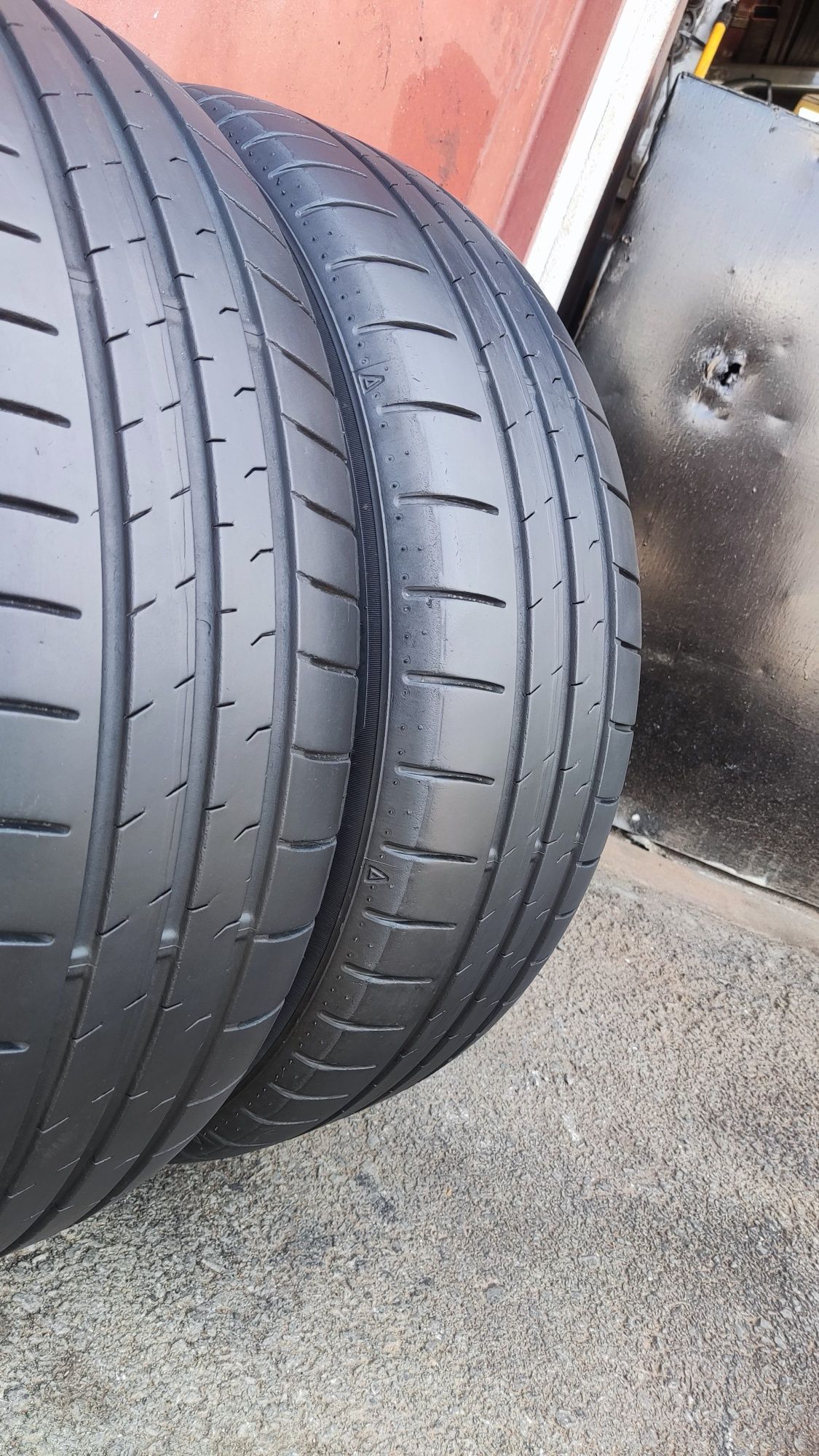 2бр. летни гуми 205/55/16 Falken, дот5023
dot22
6.7mm 
Добро състояние