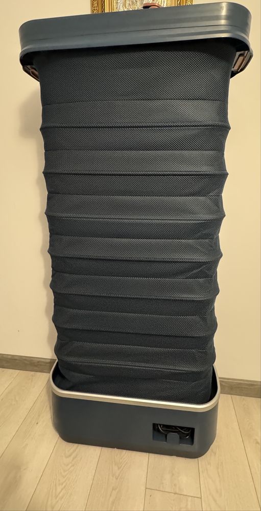 Aparat de calcat vertical cu abur