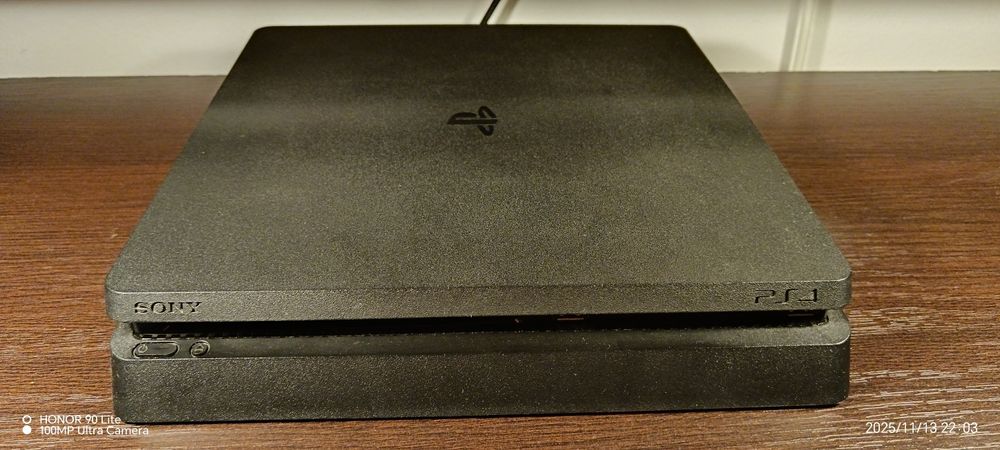 ‼️De vânzare Ps4 slim 512gb + 2 controller+8 Joc+ ventilator ‼️