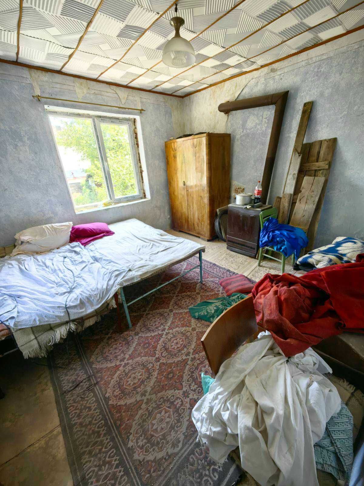 Продавам къща в обл. Перник с. Сирищник