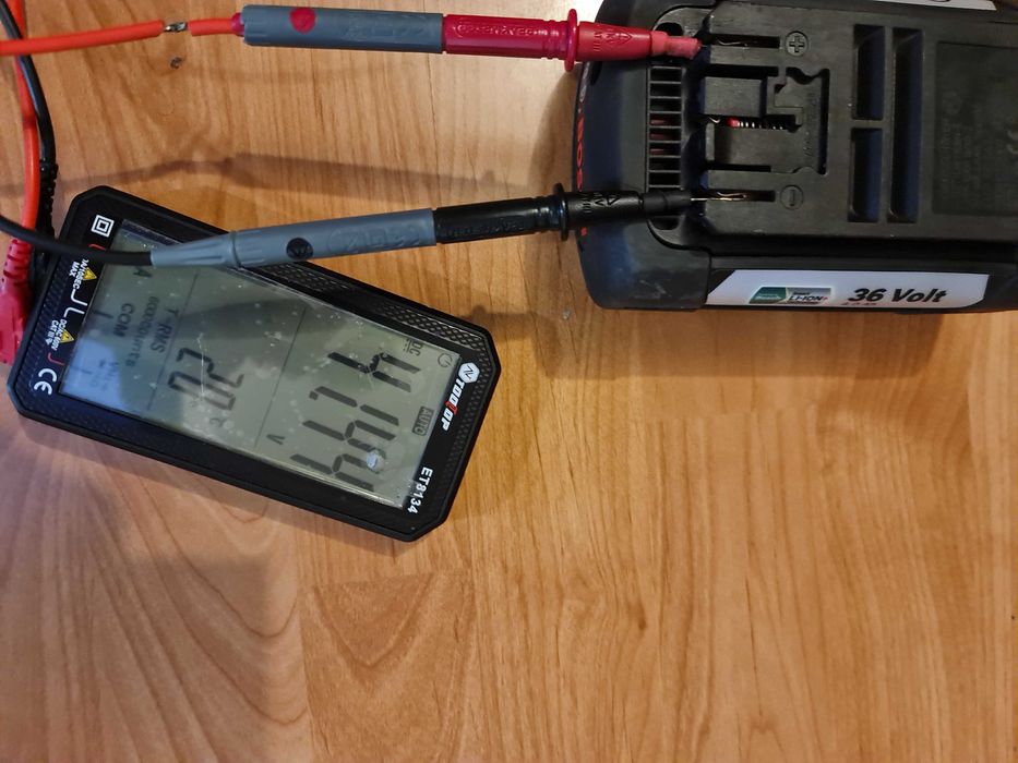 acumulator bosch 36v si incarcator