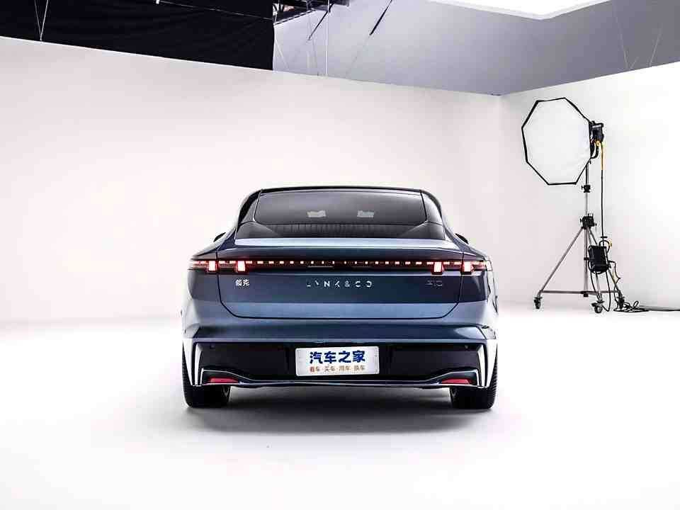 Lynk & Co Z10 электро только по заказу в краткие сроки
