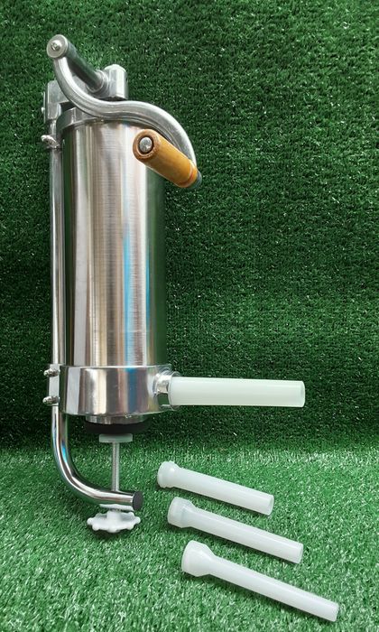 Aparat profesional pentru umplut carnati GRUNBERG INOX NOI - 150 Lei
