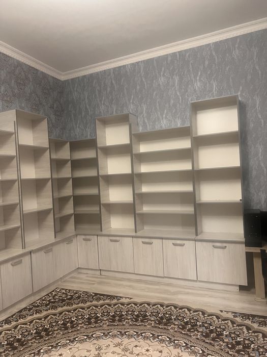 dokon uchun shkaf srochniy sotiladi