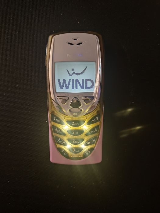 Nokia 8310  ( liber de rețea)