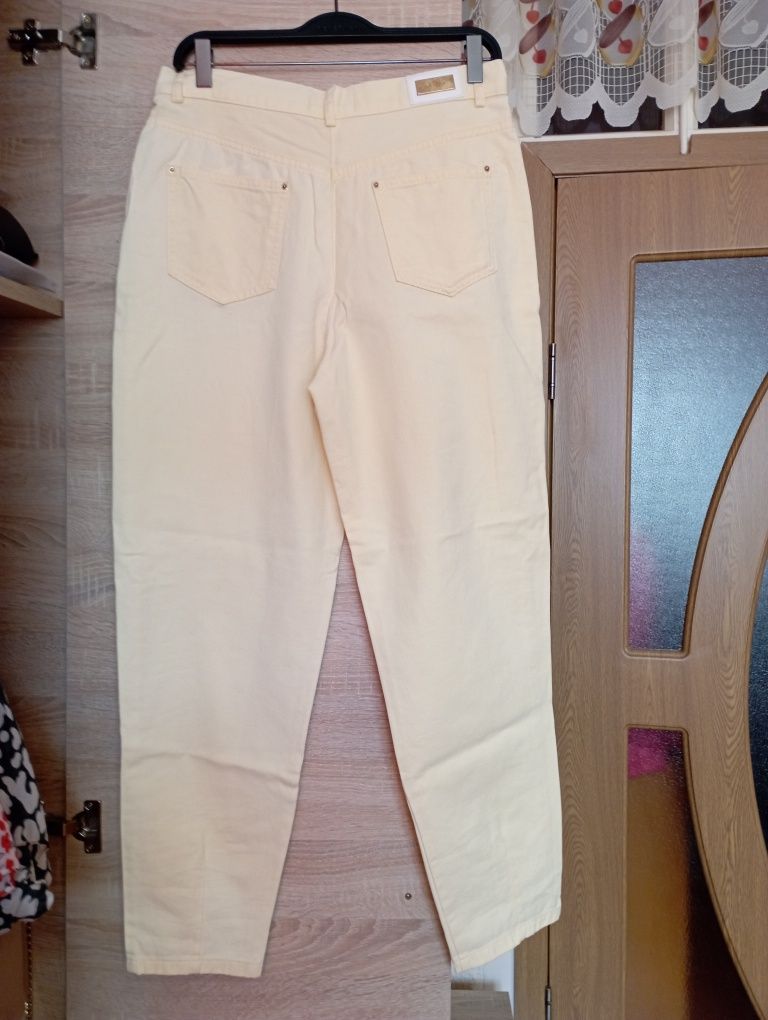 Pantaloni de blugi, culoare galben