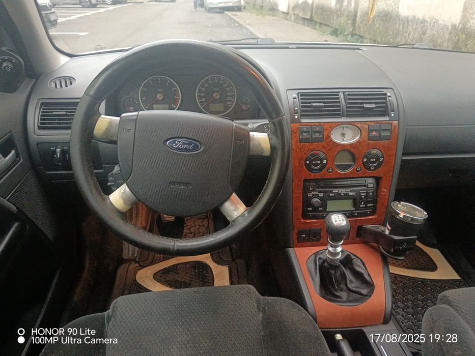 Vând urgent Ford Mondeo 1.8 benzina 700€