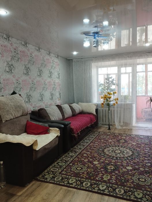 Продам 3-х комнатную улучшенную м- н Даниял.