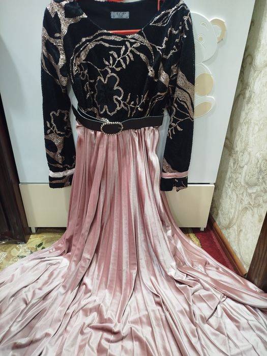 Одежда женская длинная