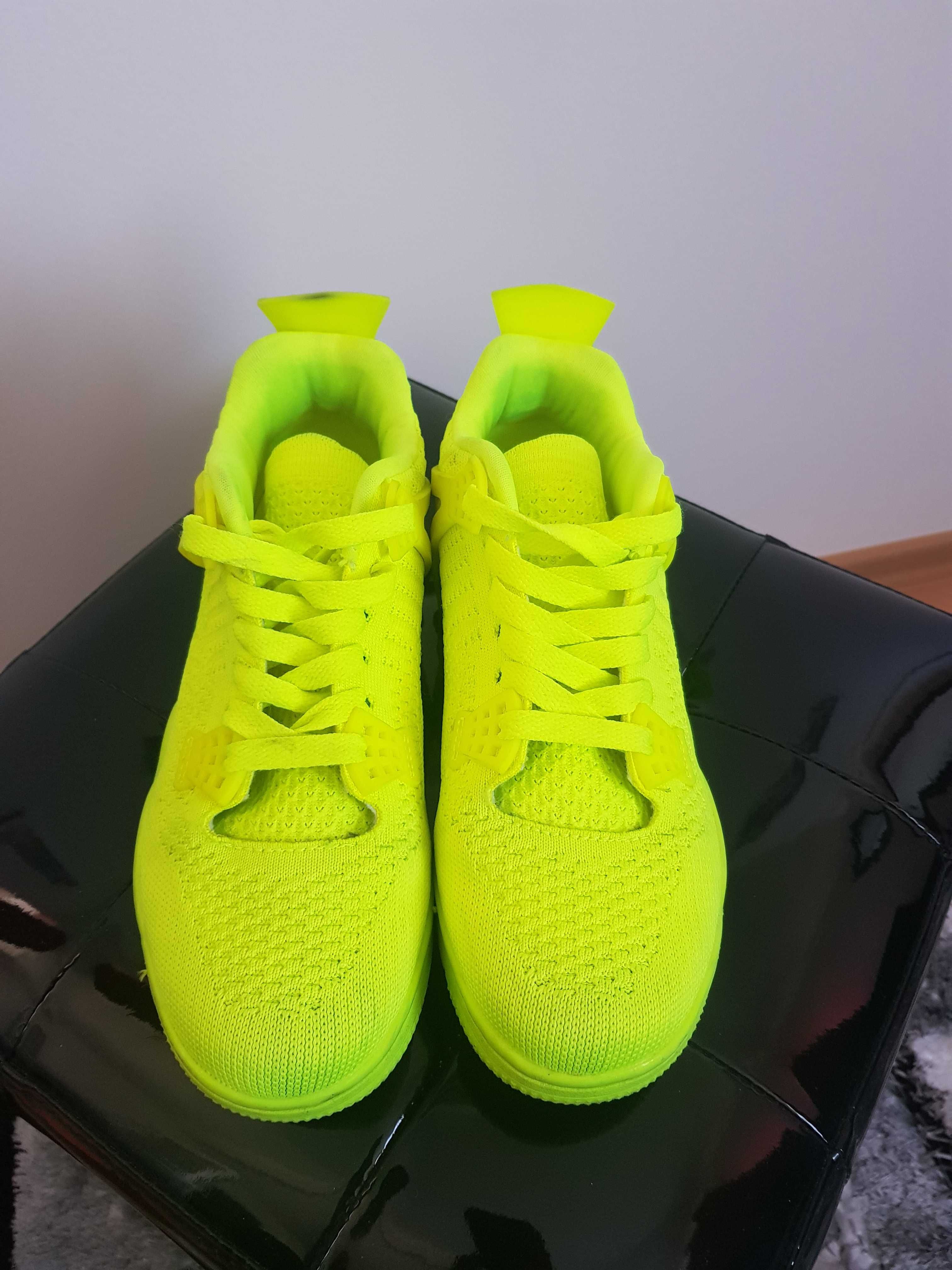 Adidasi verde neon 36 superbi