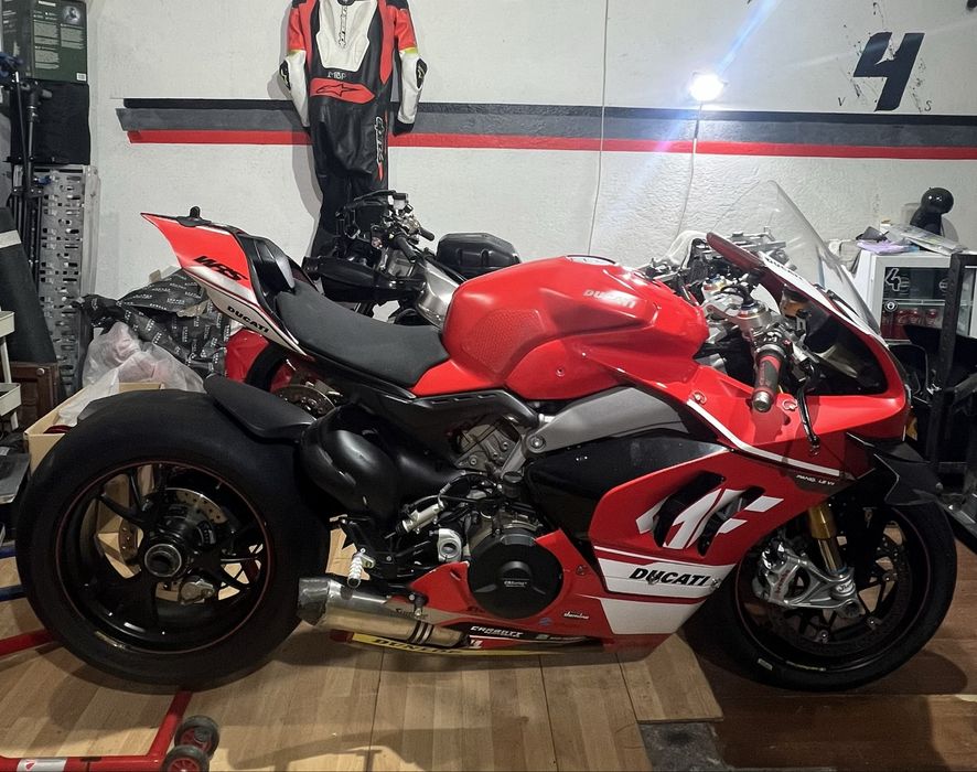 Se vinde Ducati Panigale V4S