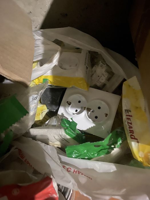 Продам розетки включатели фирменные лизард шнайдер