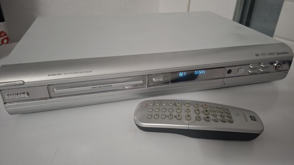 DVD recorder PHILIPS 3355 în stare perfecta