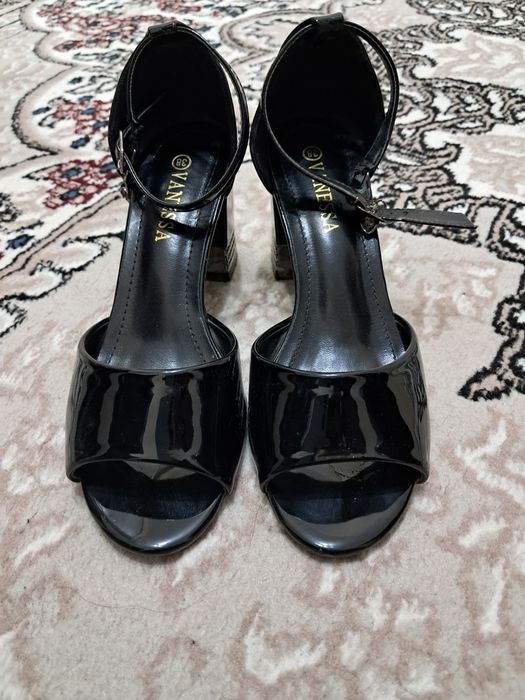 Вечерней босаножка