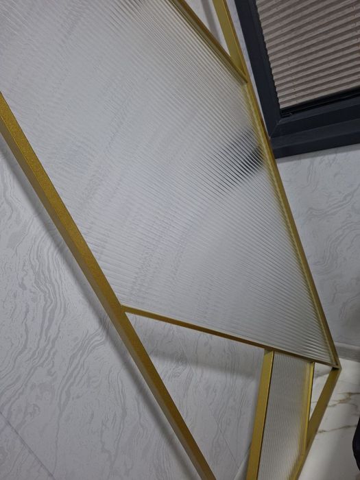 Новая!! Современная перегородка золотого цвета