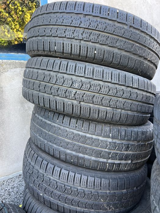 Зимни гуми бусови 205/65/16 Nexen dot 17 . Цена за всичките