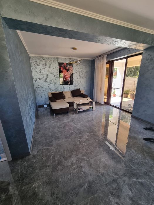Casă 4 camere de vânzare