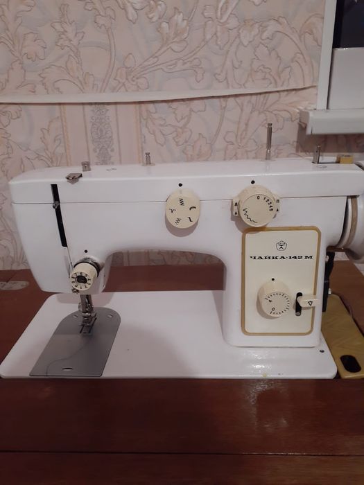 Швейная машина Чайка