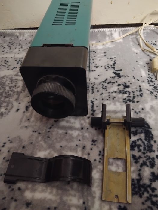 Продавам диапроектор Ф75- 1М