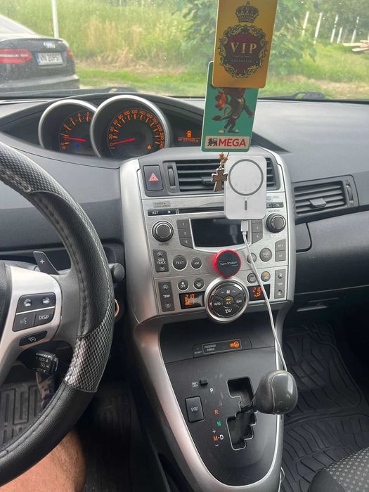 Vand toyota verso 7 locuri ideala pentru familie