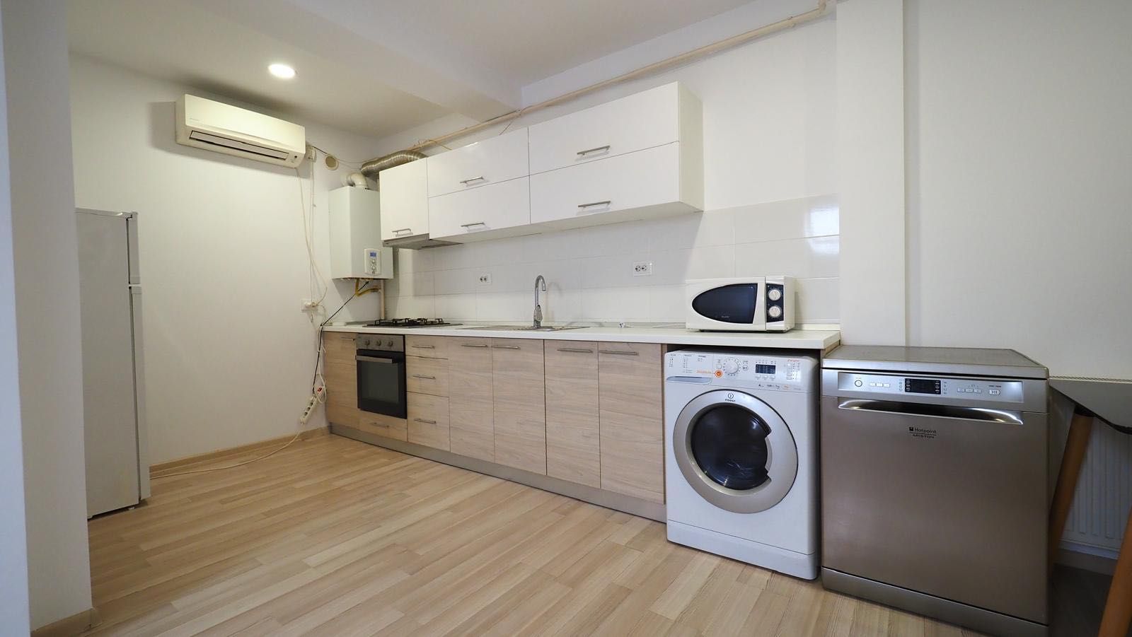 Apartament trei camere, bloc nou ,Tătărași