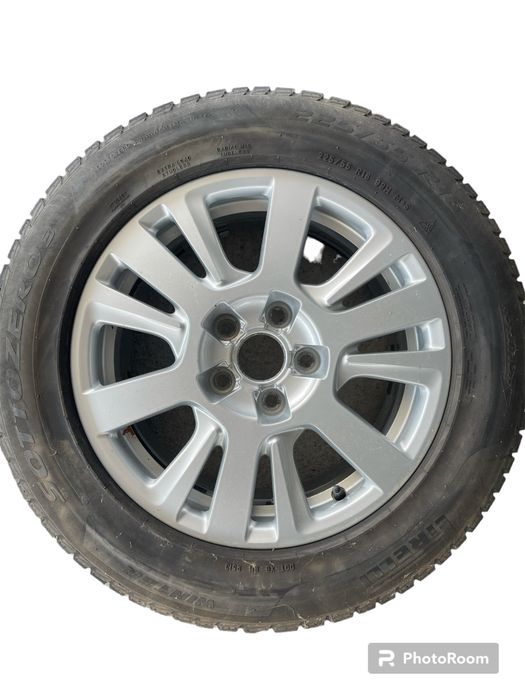 Jante aliaj originale Audi R16 cu anvelope de iarna 225 55 R16
