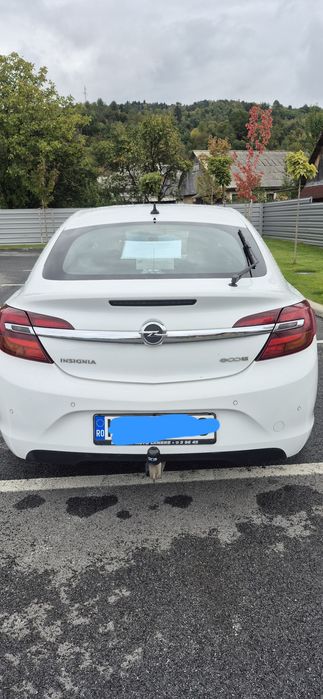 Vând Opel Insignia