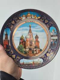 Сувениры тарелка коллекционная Москва и Пирамиды Гизы или обмен