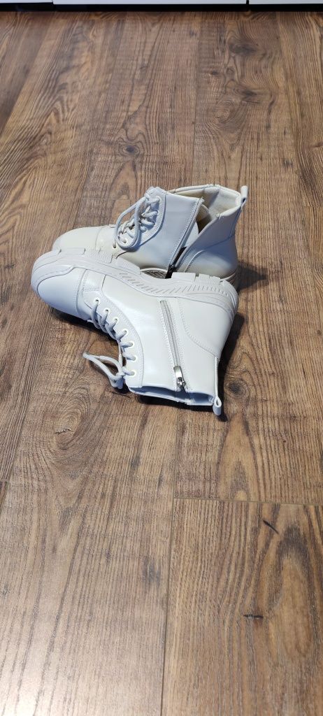 Botine primavara noi