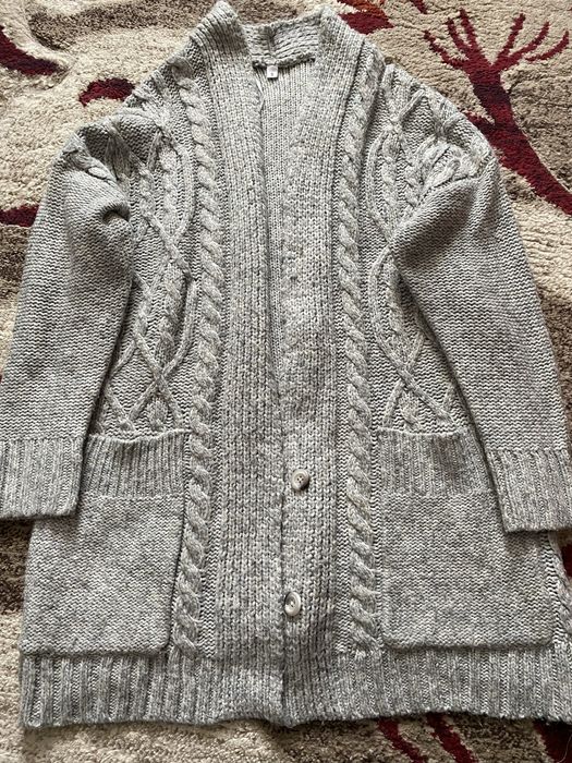 Pulover descheiat,ptr fete 13-14 ani,comod si usor de purtat