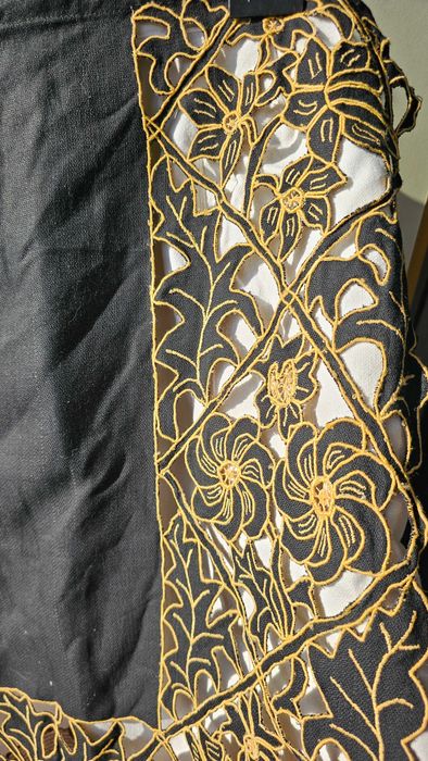 opreg cu broderie sparta