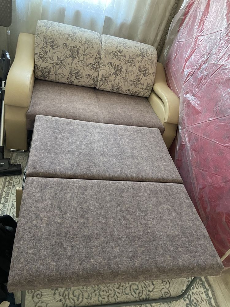 Продам Диван в хорошем состоянии