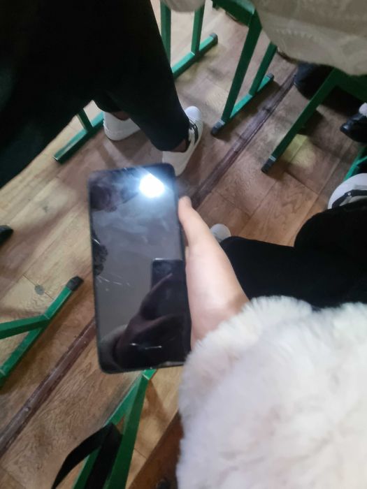 Tecno spark 20 c holati yaxshi karopkalari bor narxini kelshamiz