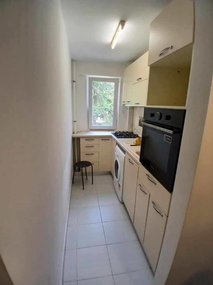 Proprietar inchiriez apartament 2 camere Mega mall