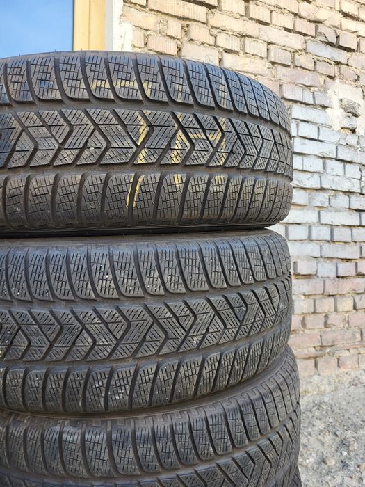 4 бр зимни 235/60/18 Pirelli