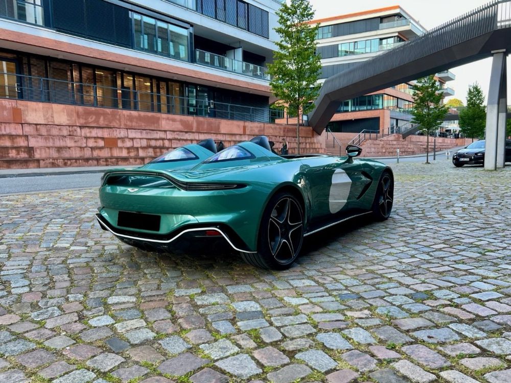 Aston Martin V12 Speedster