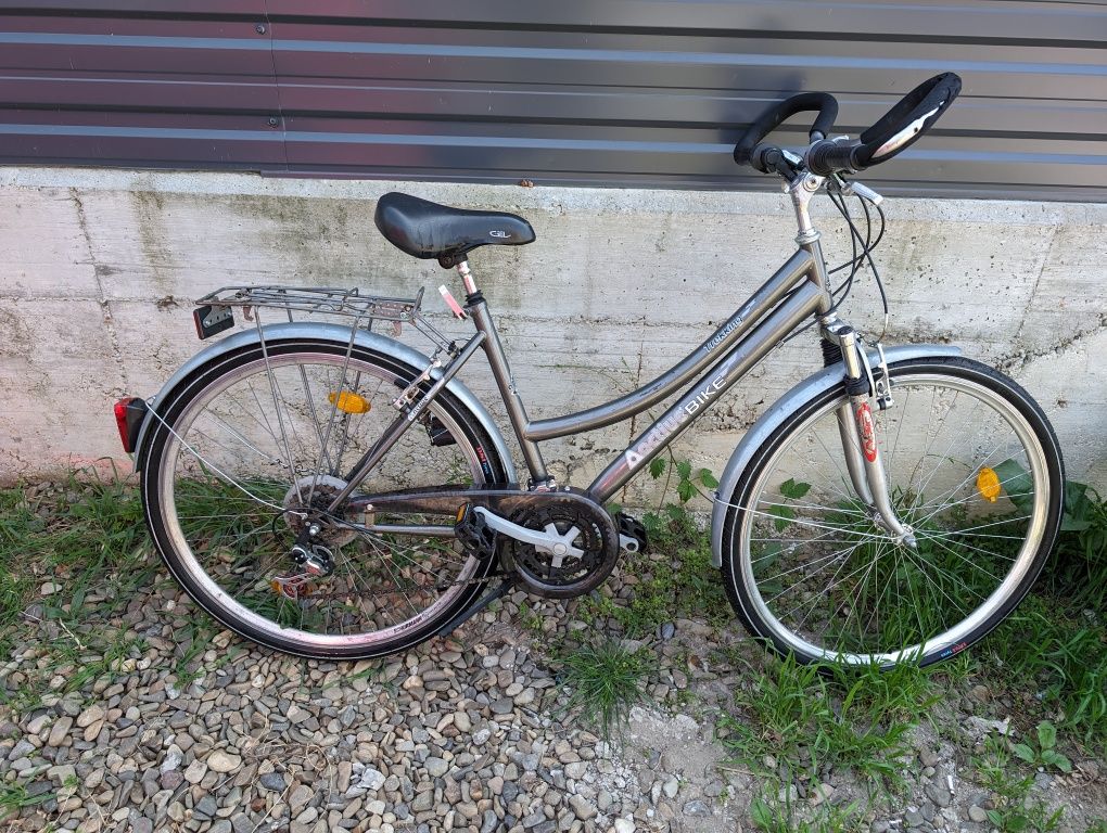 Bicicletă Treking roti pe 28