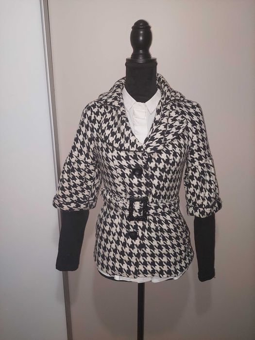 Palton alb negru stil carouri maneci clopot super elegant