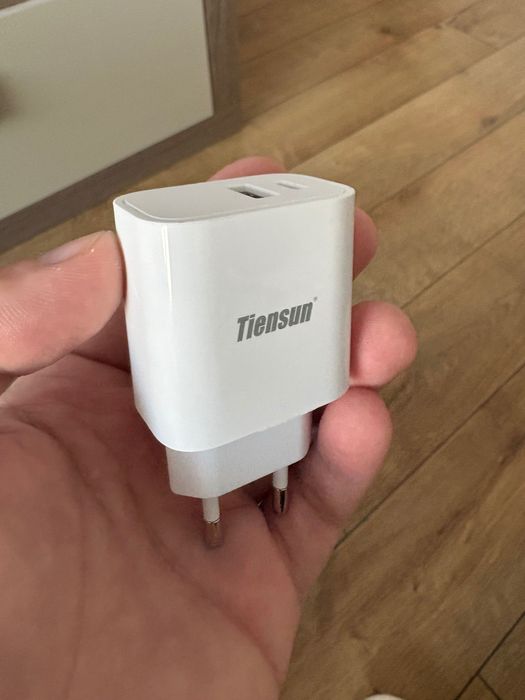 Încărcător USB ȘI USB C Fast charge
