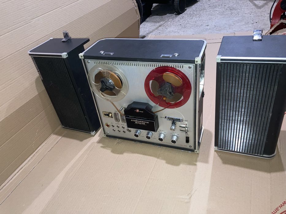 magnetofon portabil stereofonic Sanyo Model japonez MR-929