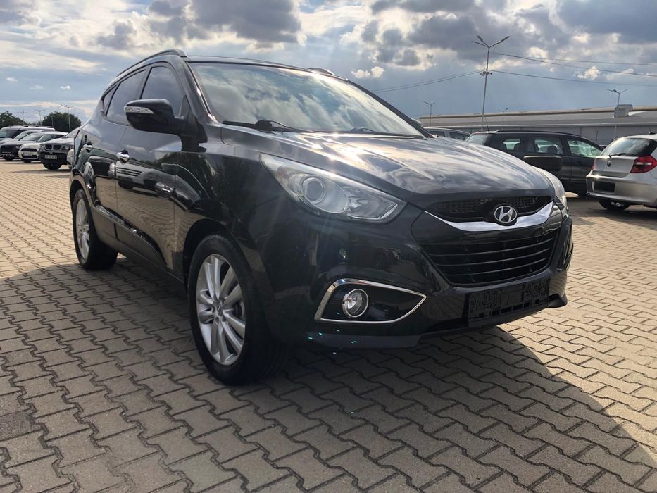 Hyundai IX35 4x4 - 2.0D Euro 5 - Clima * Semi-Piele