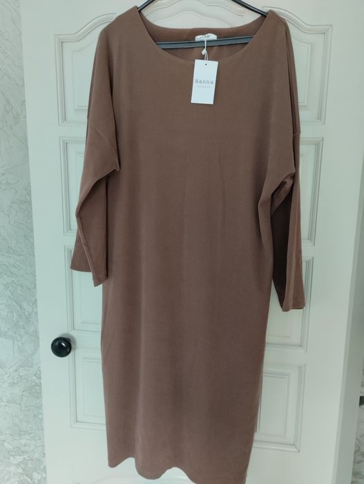 Продам новое платье.